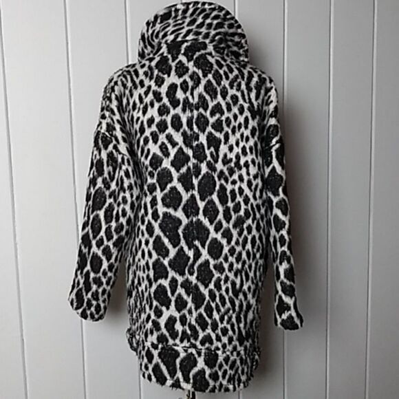 Cheetah Coat, Banana Republic Italian B&W Leopard Coat - M - Picture 5 of 8
